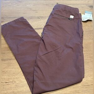 NWT: Vuori Women’s Ripstop Pant - discontinued color: Chestnut